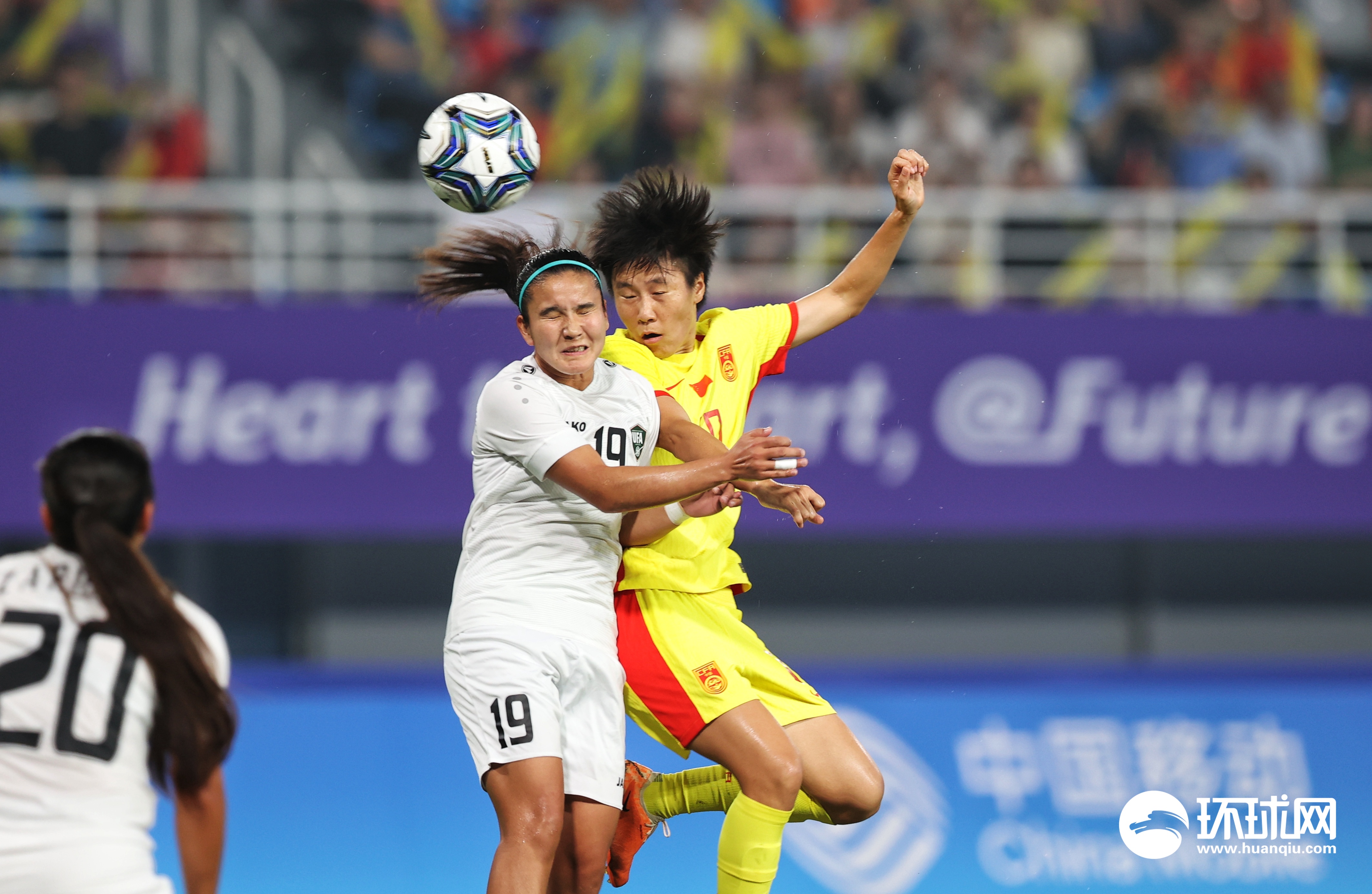 运动界亮点：女足比赛中的激烈对抗！的简单介绍