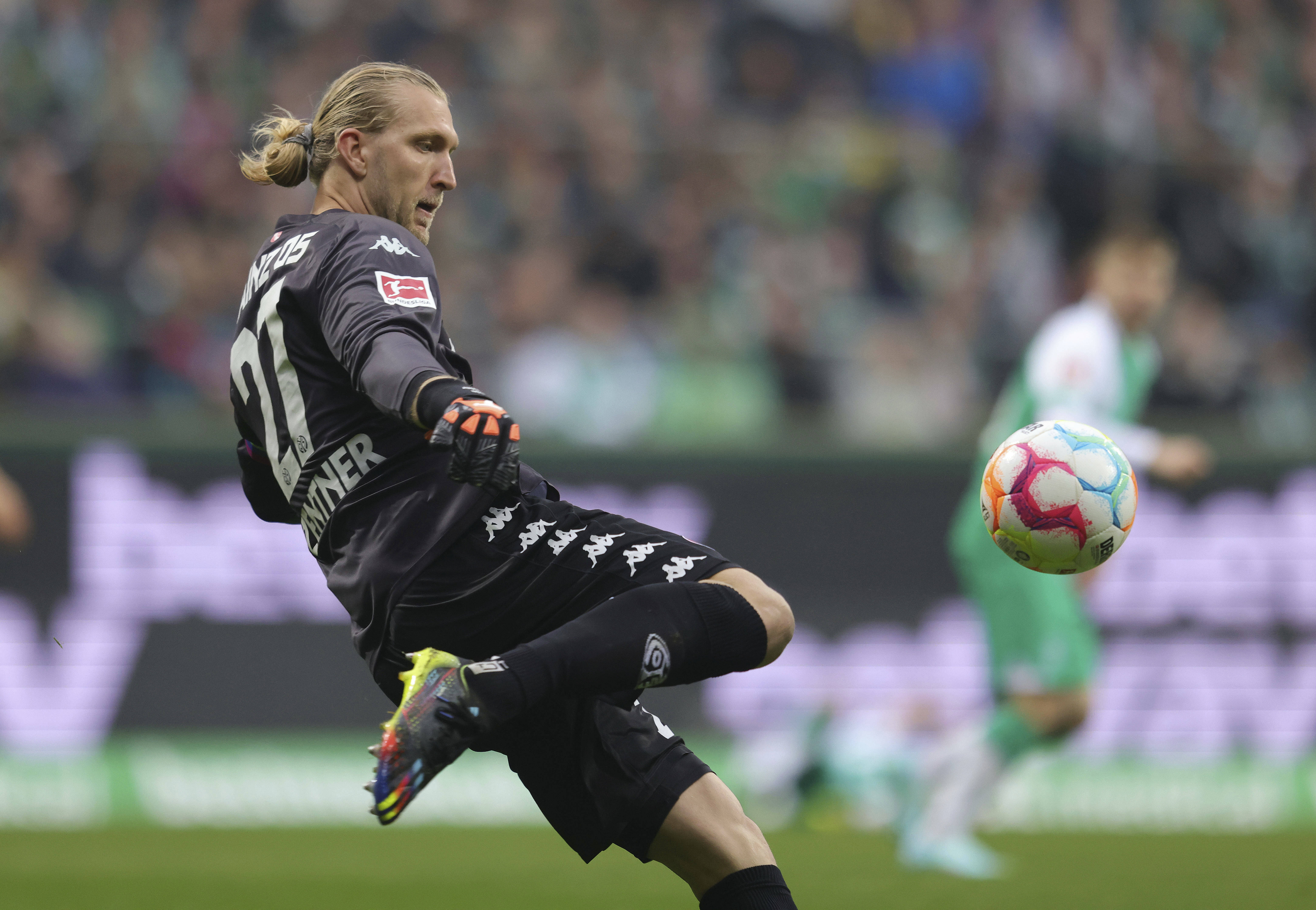 爱游戏APP-关于美因茨主帅遭遇批评，球队换帅风声鹤唳的信息