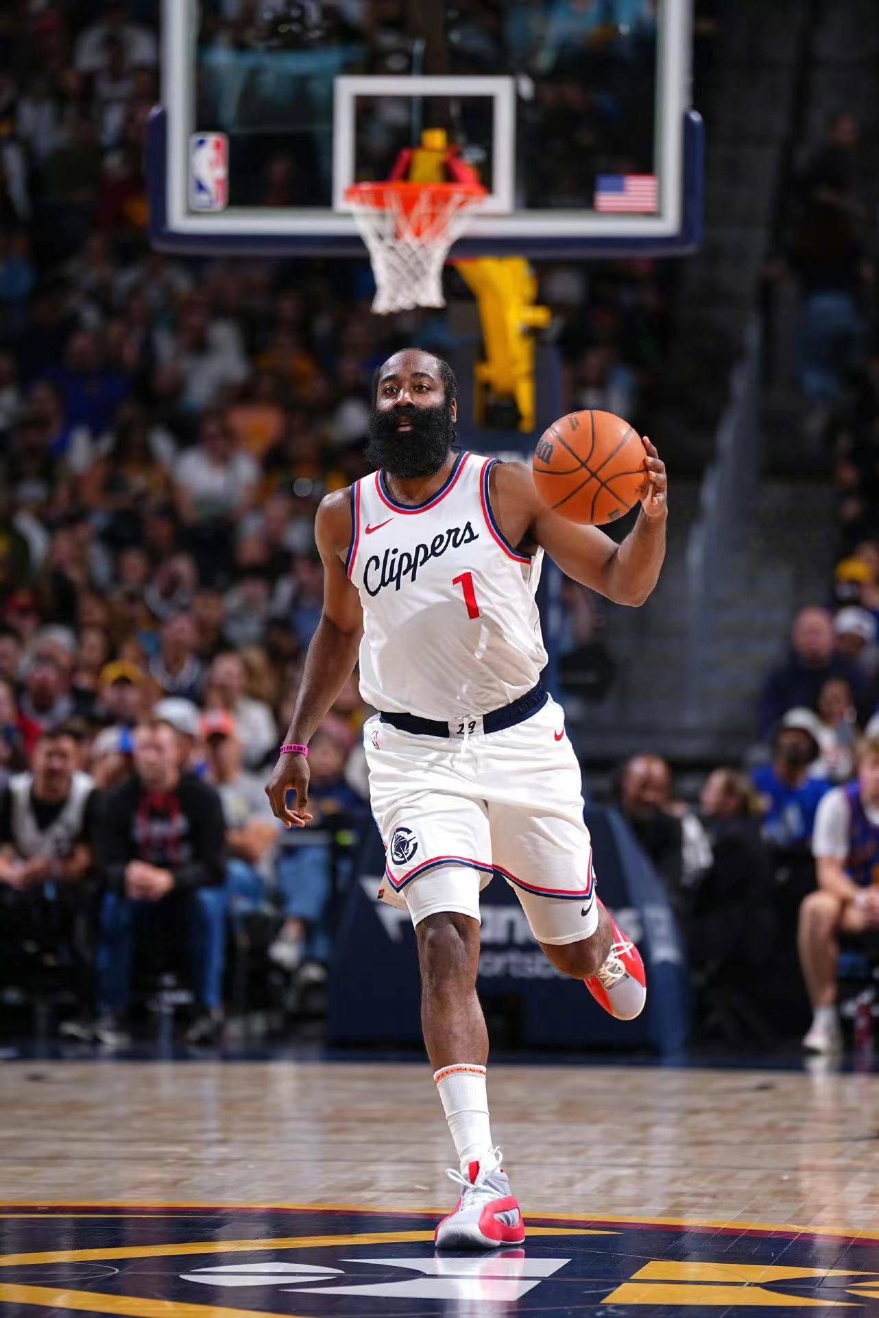 快船主场擒勇士,取得三连胜 快船主场擒勇士,取得三连胜