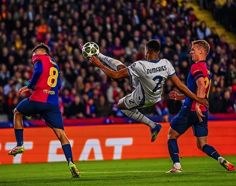 爱游戏tv-沙尔克04球员主场梅开二度，帮助球队取胜