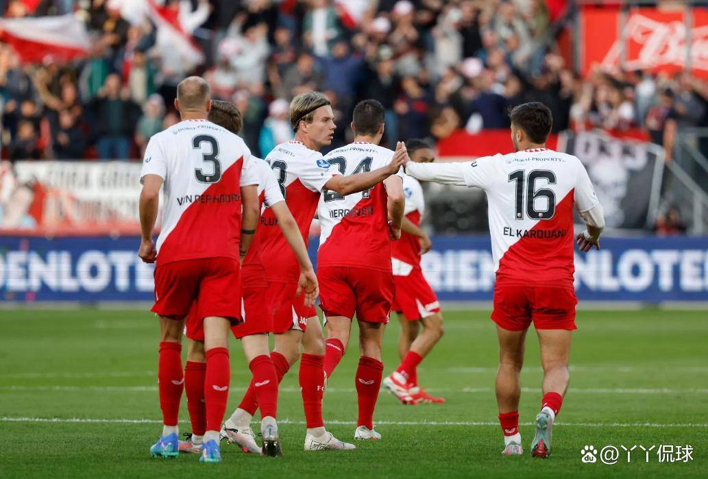 弗赖堡球队展现团结一致，备受赞誉