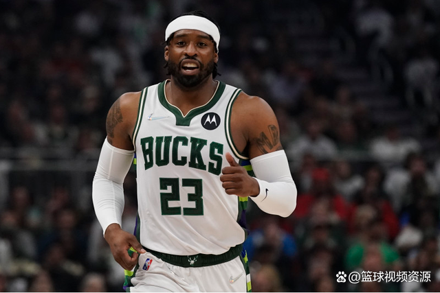 雄鹿小胜开拓者，取得胜利保持不败