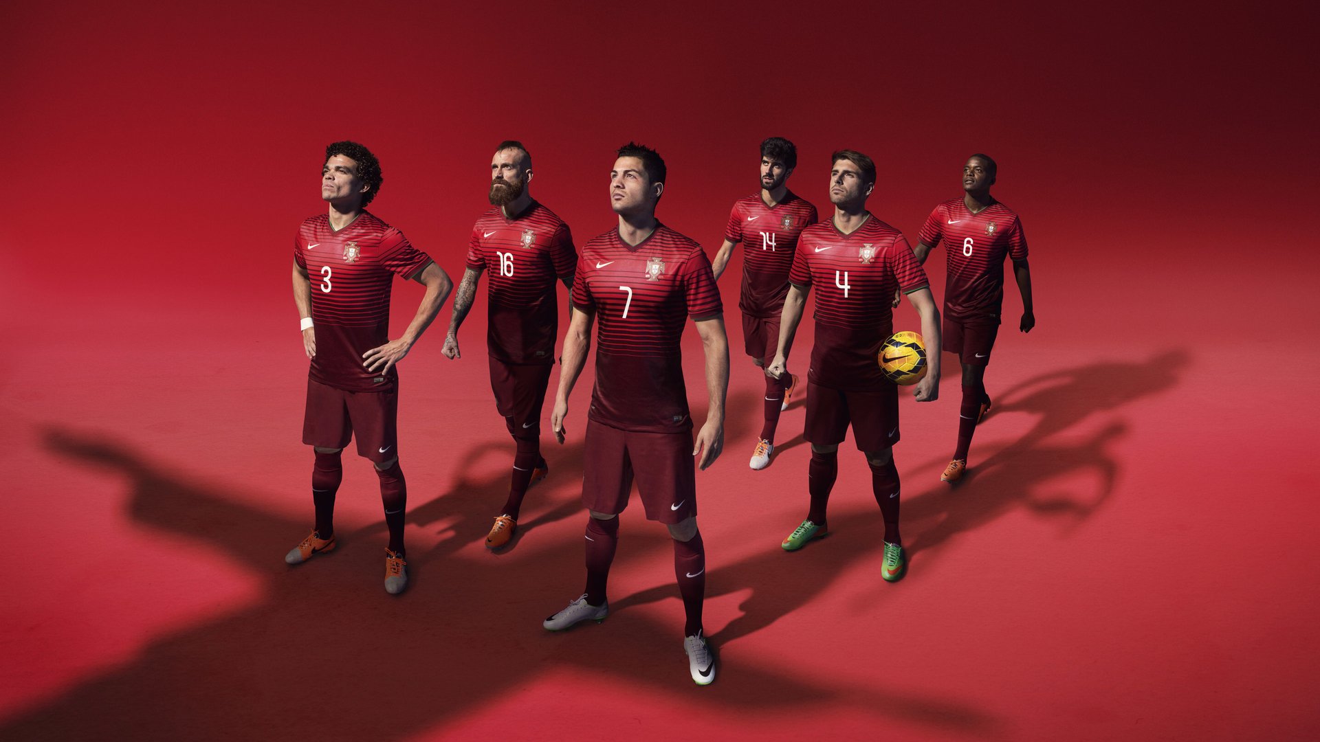 巨星诞生！克瓦拉茨赫利亚欧冠舞台光芒万丈，AC米兰高效压制拜仁显霸气