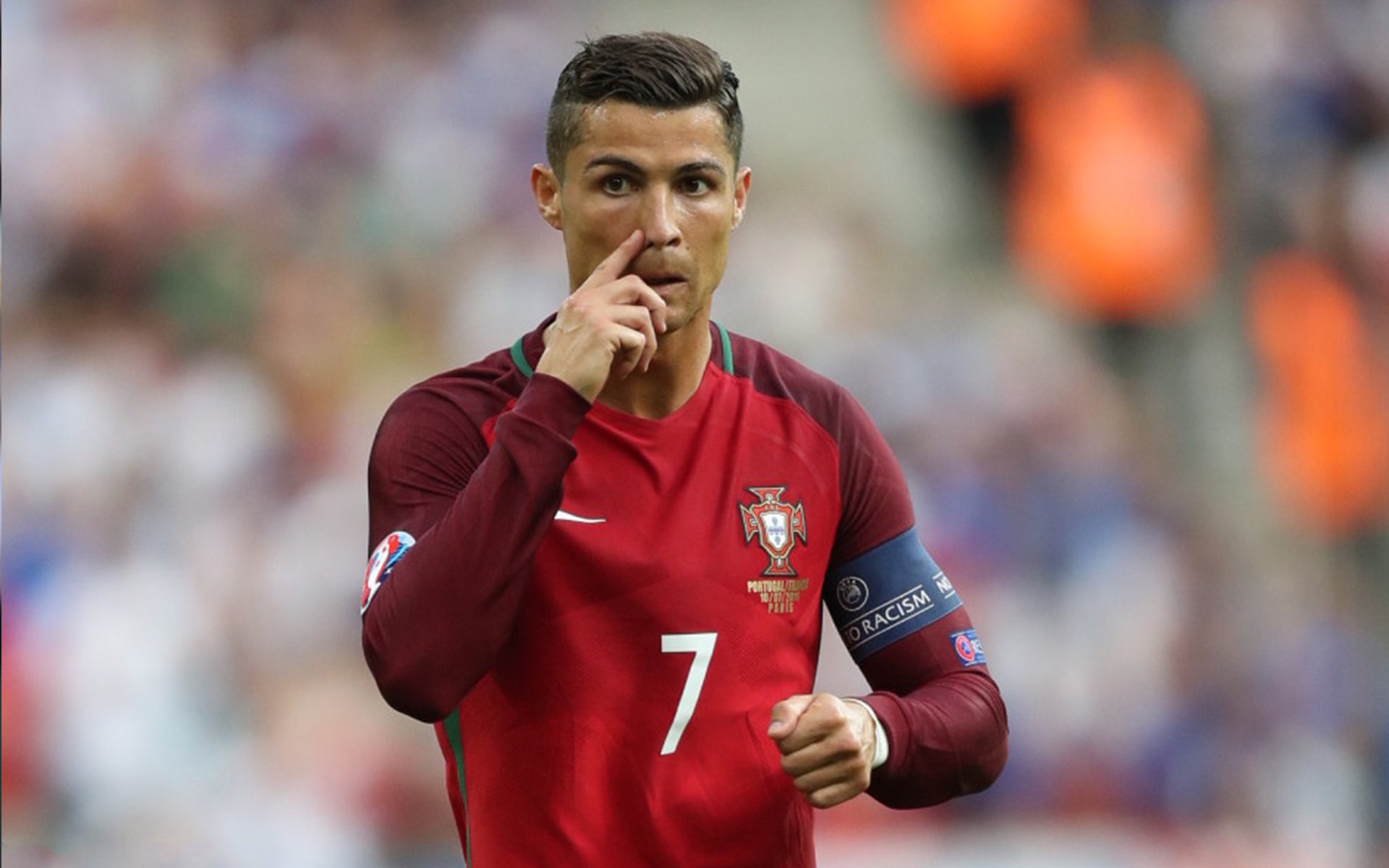 比温网冠军更重，兹维列夫用肩扛起的，是17000座空看台与一个国家的名字