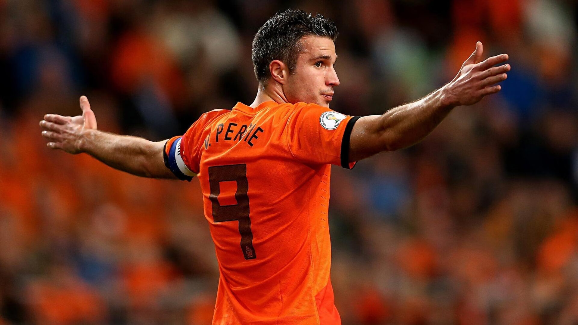 羽坛风暴夜,泰国无名小卒掀翻丹麦神话,辛杜女神泪洒球场却惊艳世界