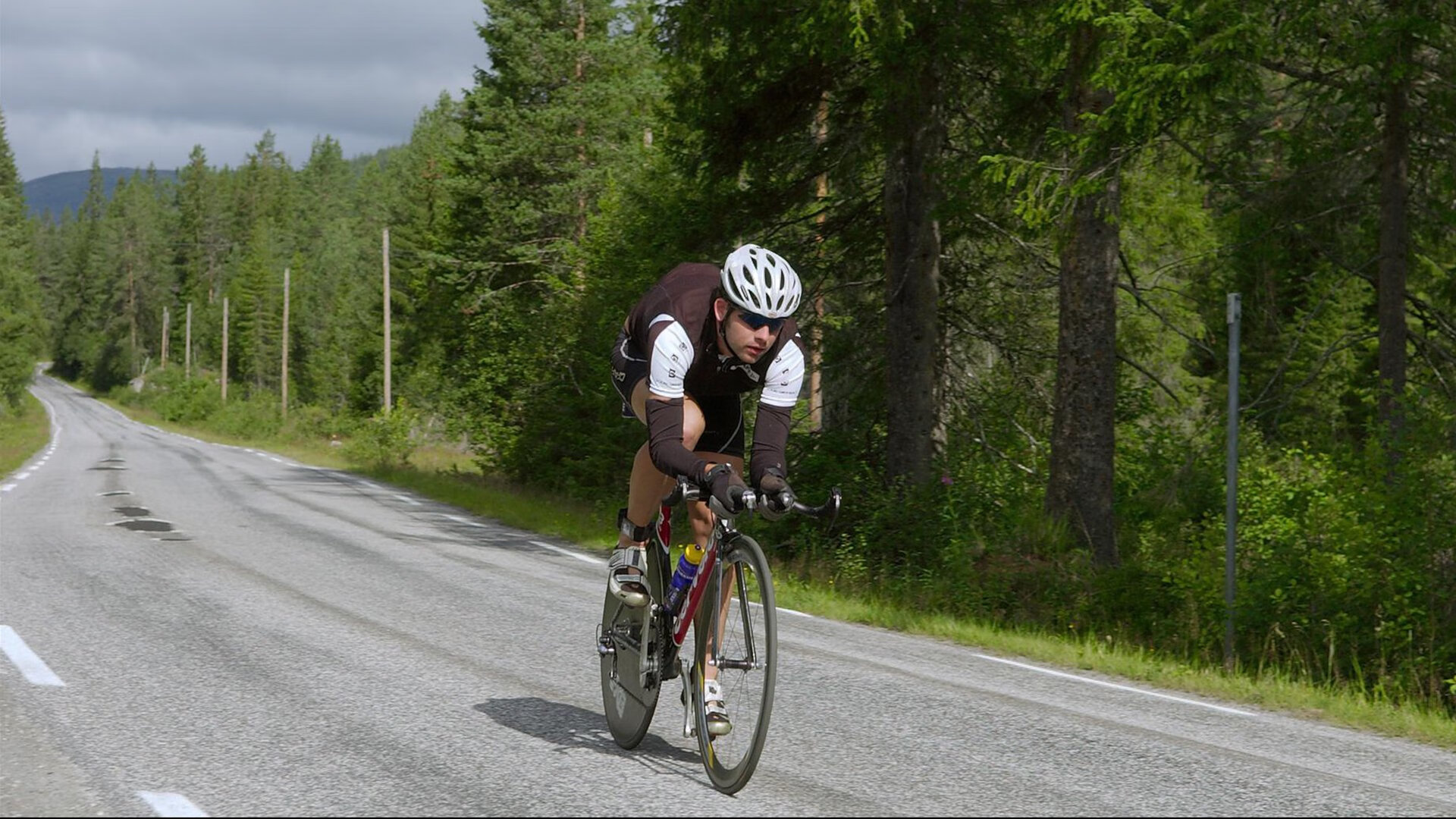 波尔双杀闪耀,德国队3-0完胜波兰展乒乓豪门底蕴